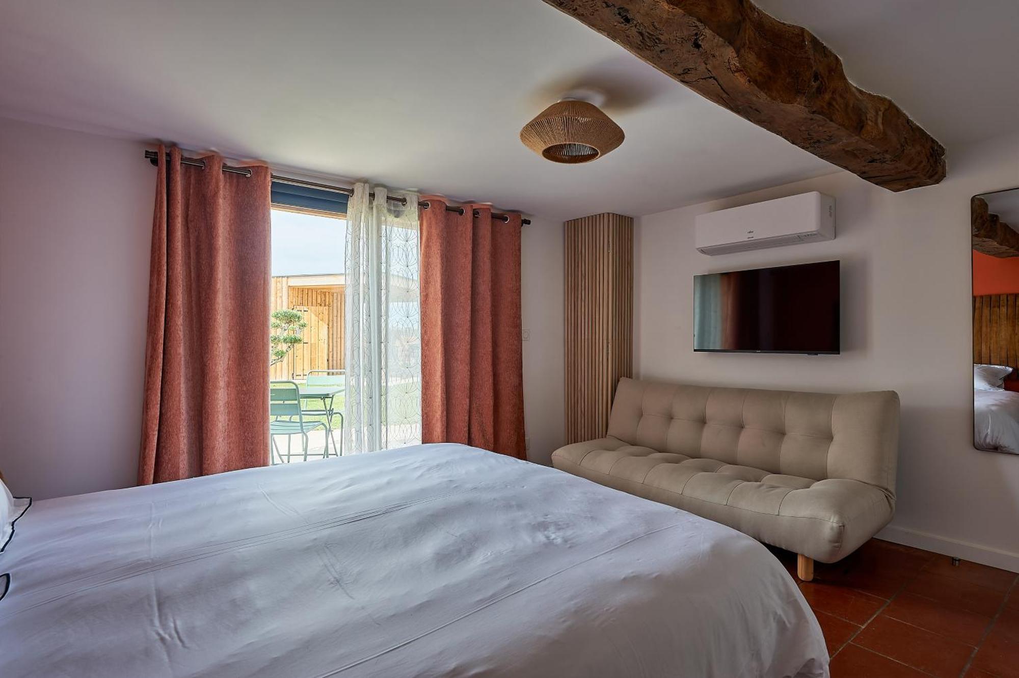 Lussac  Le Repaire Lagardere B&B 외부 사진