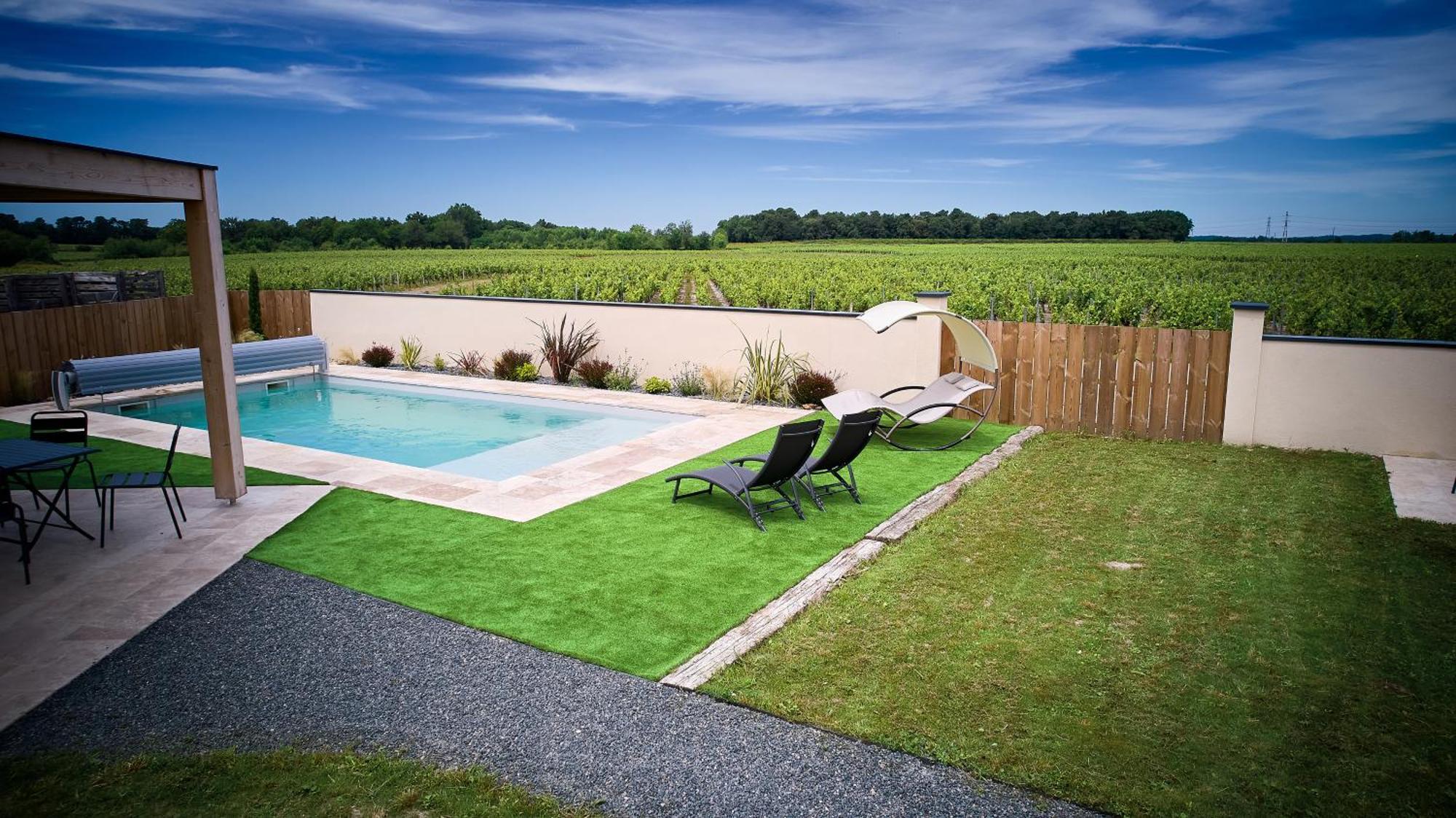 Lussac  Le Repaire Lagardere B&B 외부 사진